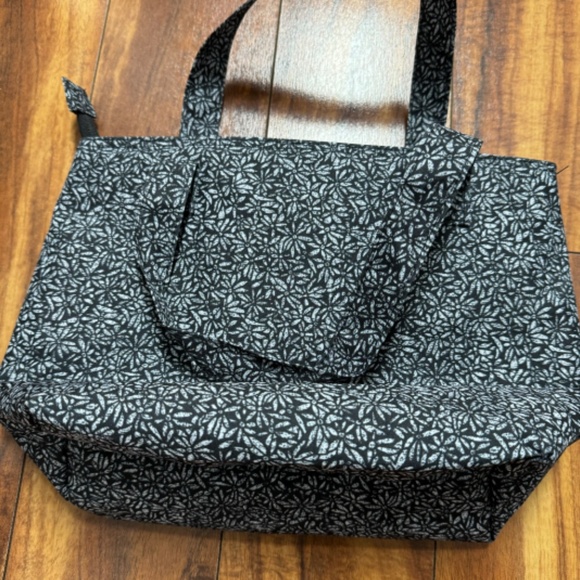 Volcom Women’s Poly Tote Bag Upper Class Lunch Tote - Picture 5 of 6